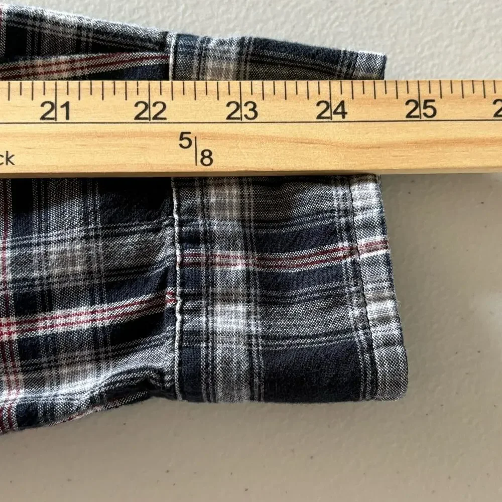 Carhartt Button‎ Down Shirt Top Men's Size Medium Long Sleeves Relaxed Fit Plaid